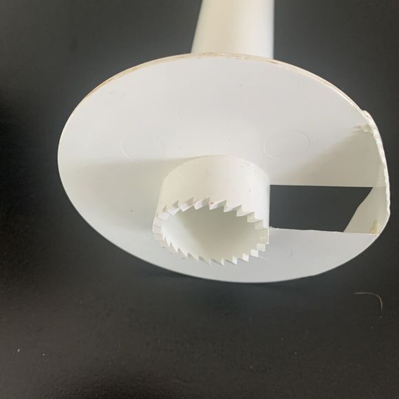 Plastic Handheld Pineapple Cutter Corer Peeler & Strawberry Huller - Picture 4 of 9